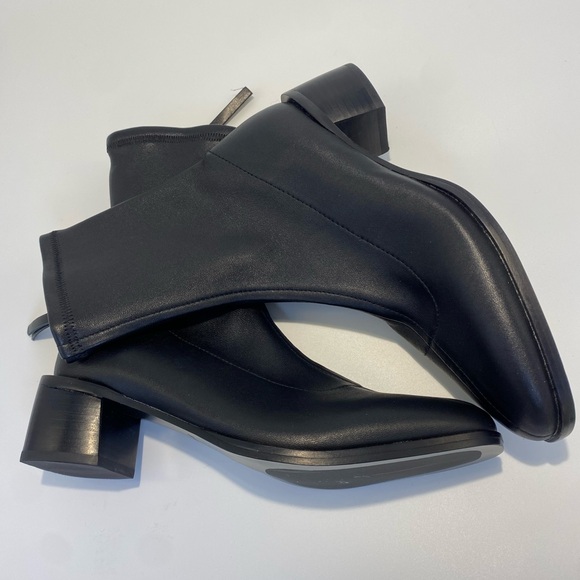 NWOT QUINCE Italian Leather Stretch Sock Bootie - Picture 3 of 15
